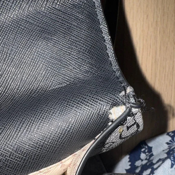 Guess Black and Gray Patterned Crossbody Bag - Picture 11 of 13